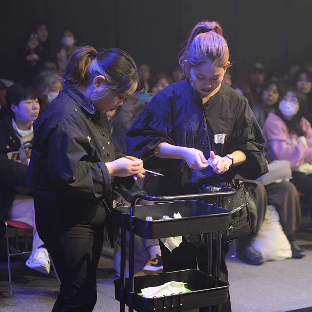 COLLABORATIONのイメージ画像